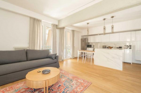 Bright & Airy 2BD Apt Close To National Garden